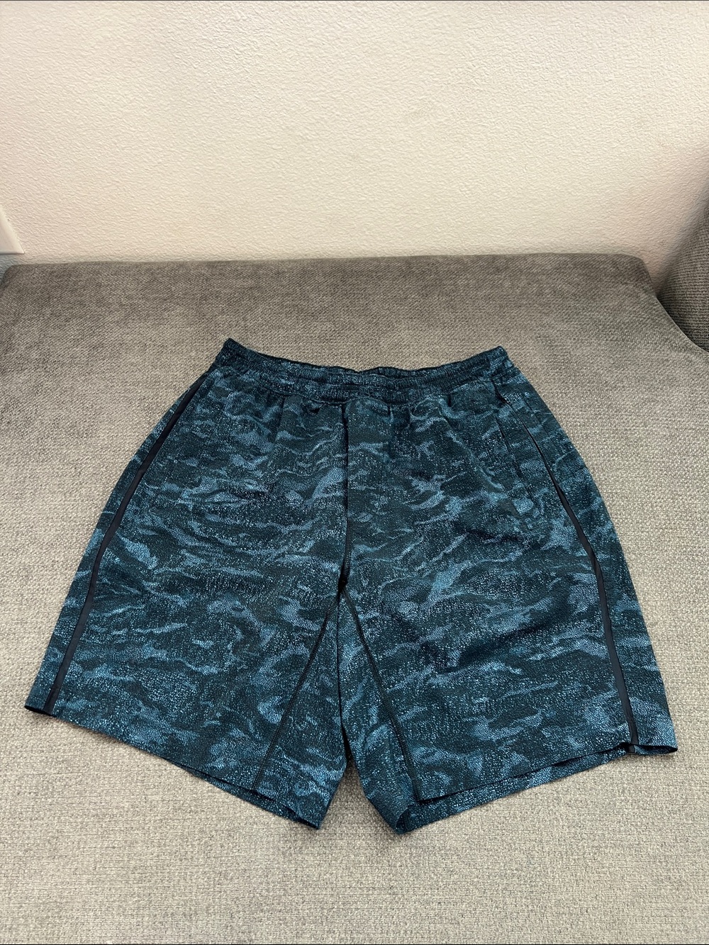 lululemon athletica Men's Athletic Shorts - Dark Teal Pattern